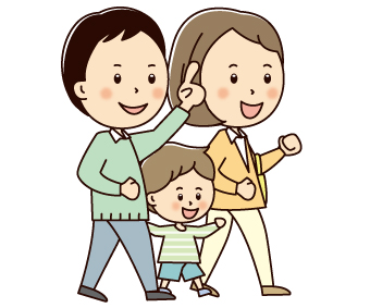 楽しそうな小さな子供を連れて出かける夫婦